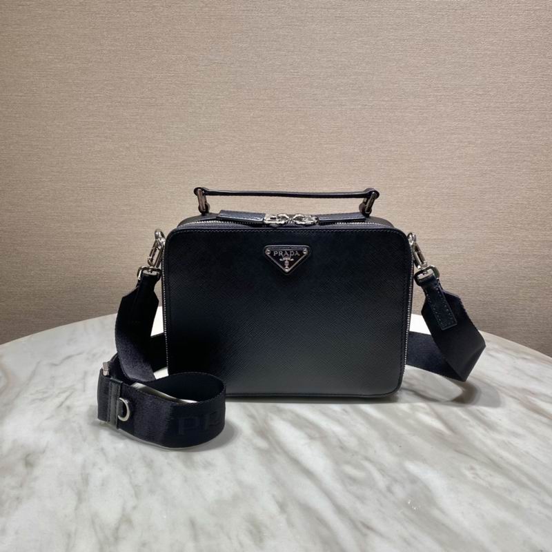 Brique Saffiano 2VH069 22x16x6cm ap 04