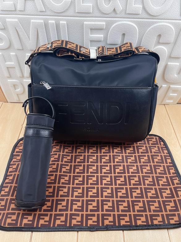 Fendi 40x30x15cm  CX