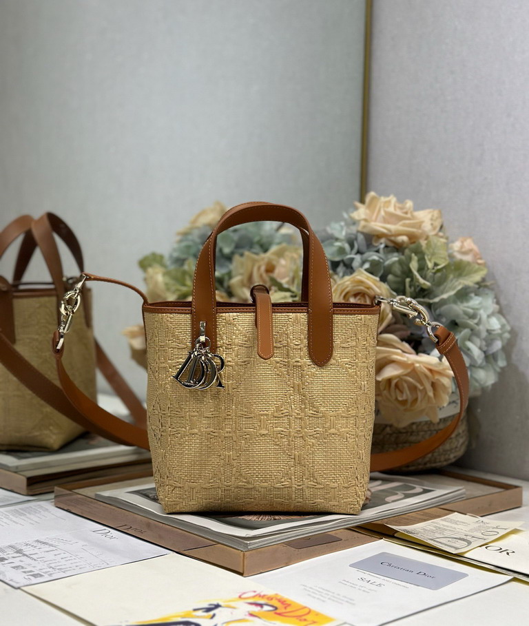 Dior 2836 18.5x18.5x12cm yz