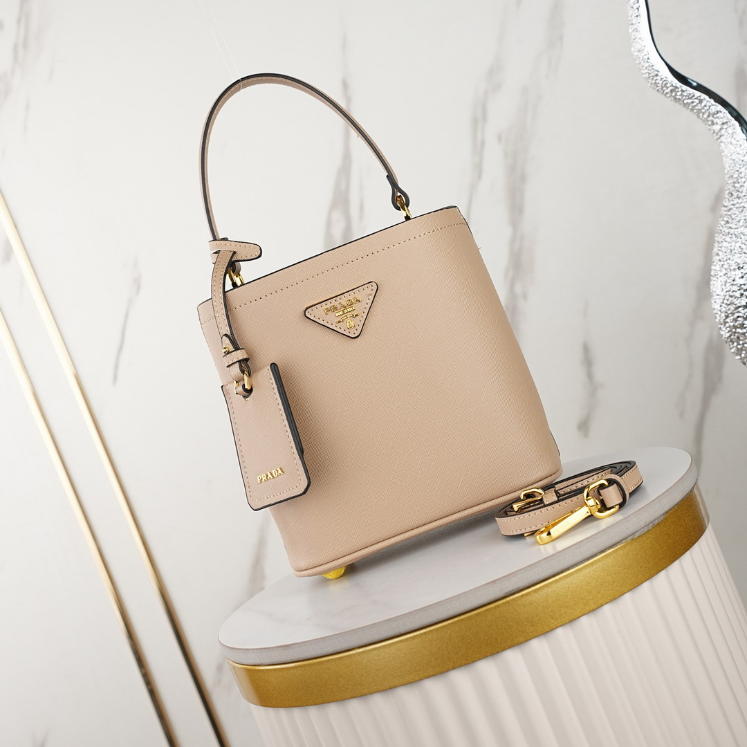 Prada 23x23x13cm jj3
