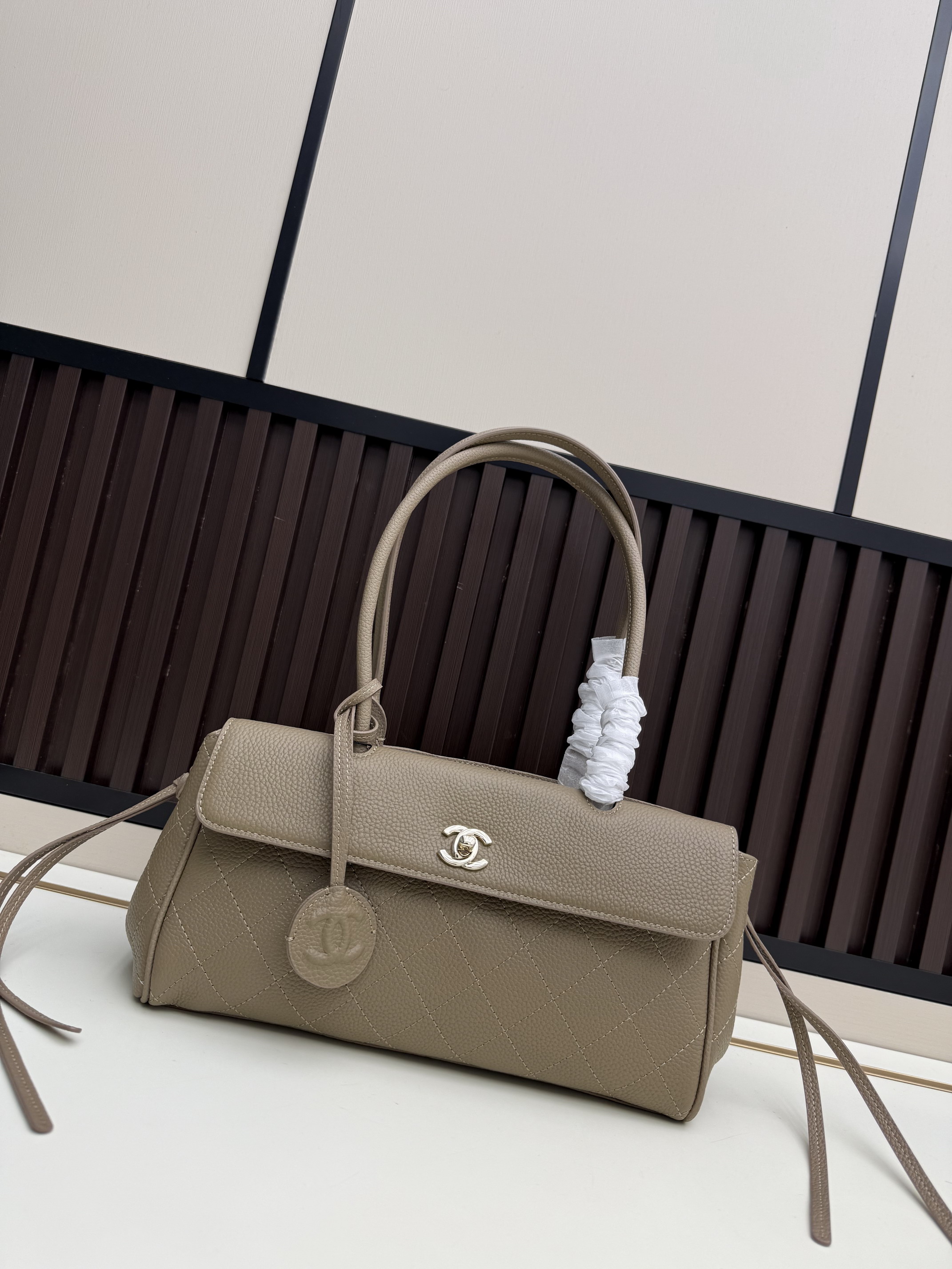 Chanel 021 30x16x12cm jj5