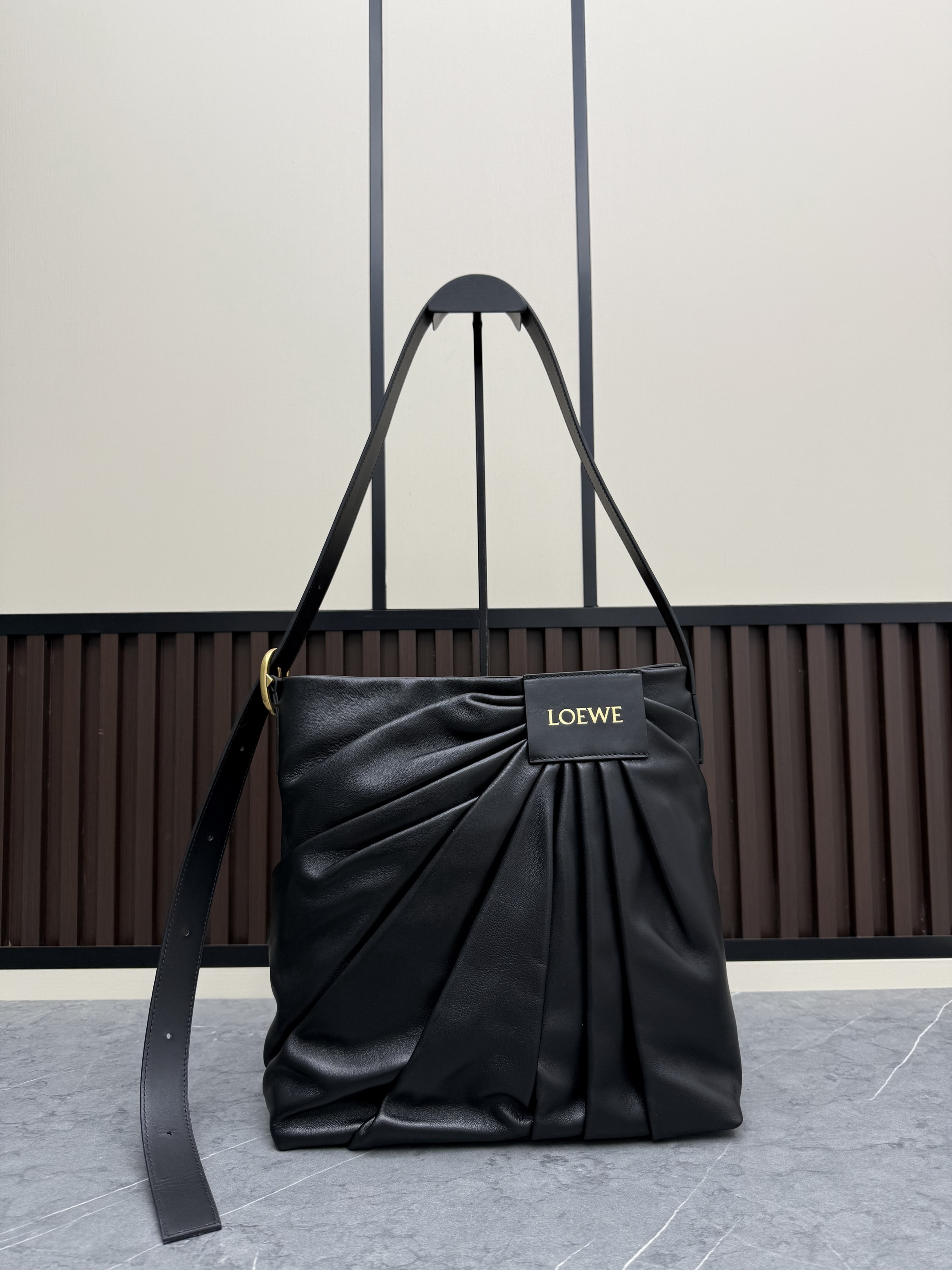 Loewe Draped 2601 30x29x14cm jj