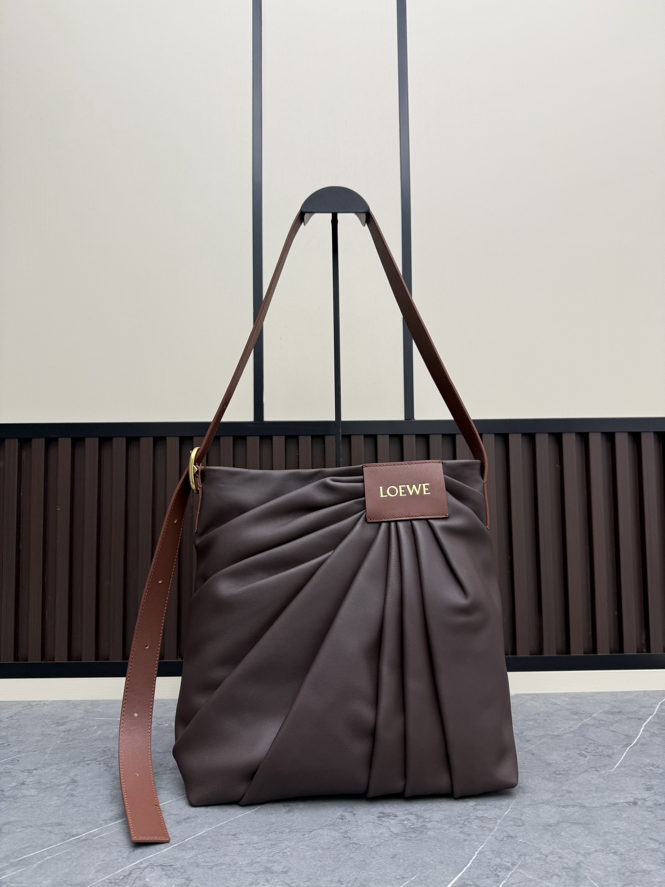 Loewe Draped 2601 30x29x14cm jj1