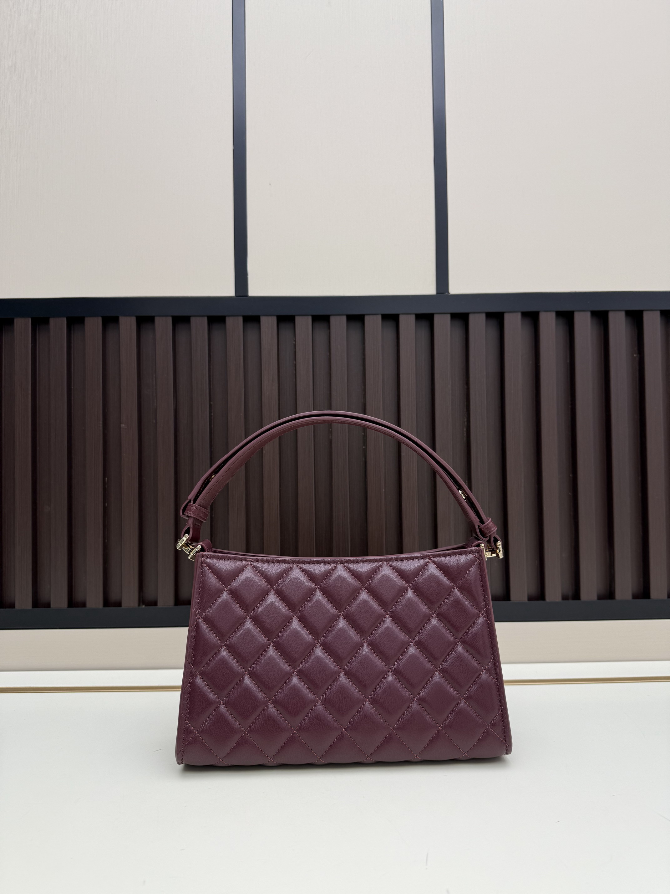 Chanel 09159 14x22.5x7.5cm jj1