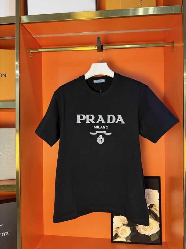 Prada 短T lzyt 0823