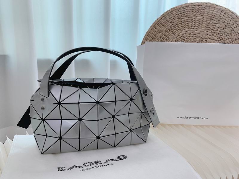Issey Miyake BB11-AG481 33x16x8cm Yt silver